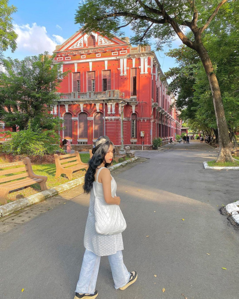 Nét đẹp hoài cổ của trường Quốc học Huế