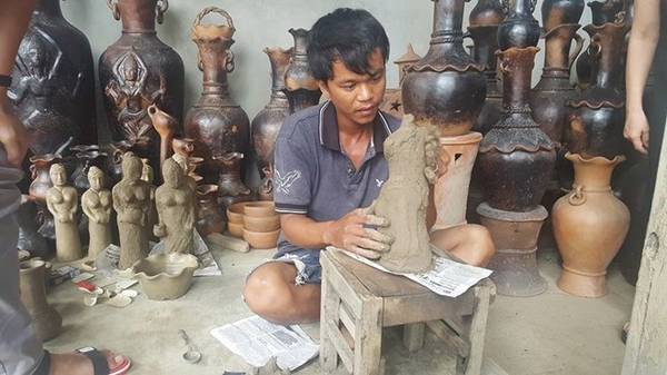 Làng gốm Bàu Trúc và dệt thổ cẩm Mỹ Nghiệp