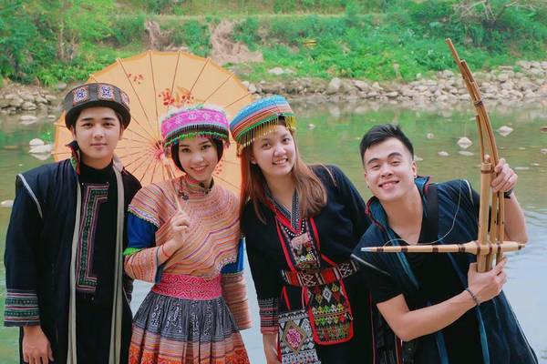 Trang phục dân tộc khi du lịch Sapa