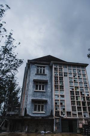 Tu viện bỏ hoang hiện do Đại học Kiến trúc quản lý