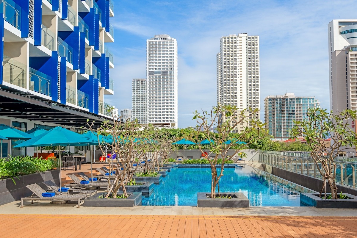 Hồ bơi ngoài trời tại TUI BLUE Nha Trang