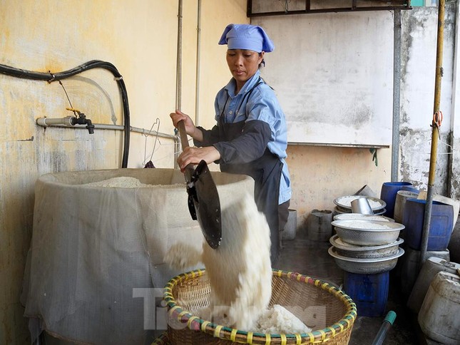 Nấu xôi để mốc. Ảnh: Báo Tiền Phong.