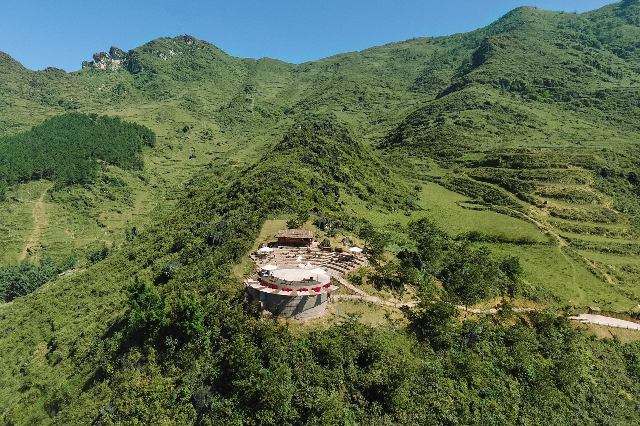 Quán Tus De Liab - quán cafe Sapa view đẹp ngắm thung lũng