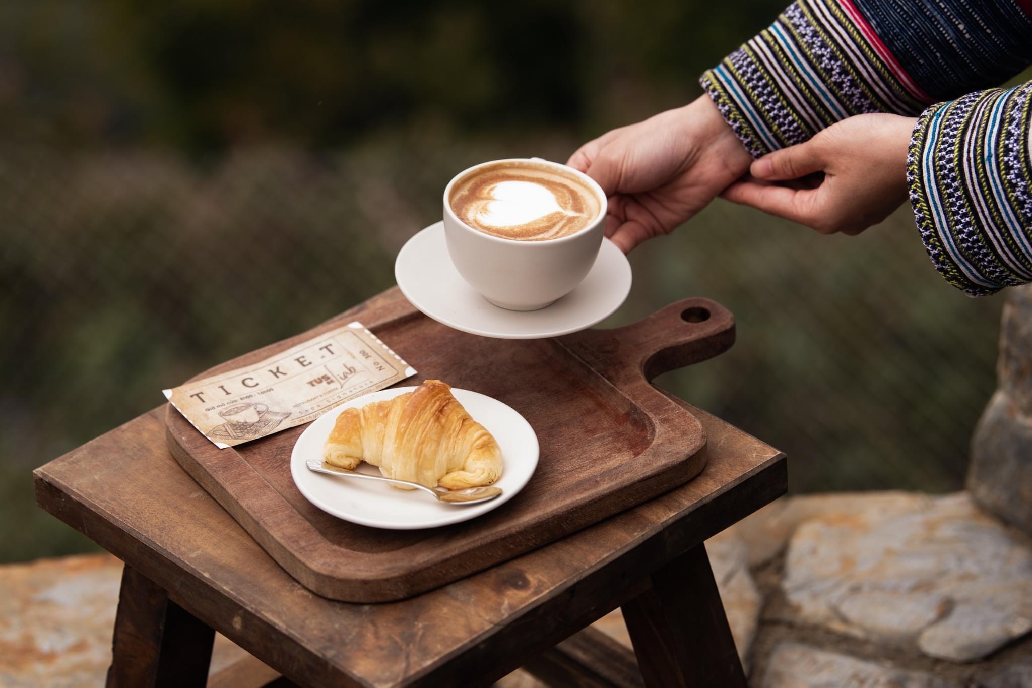 Không gian quán Tus De Liab - quán cafe Sapa view đẹp