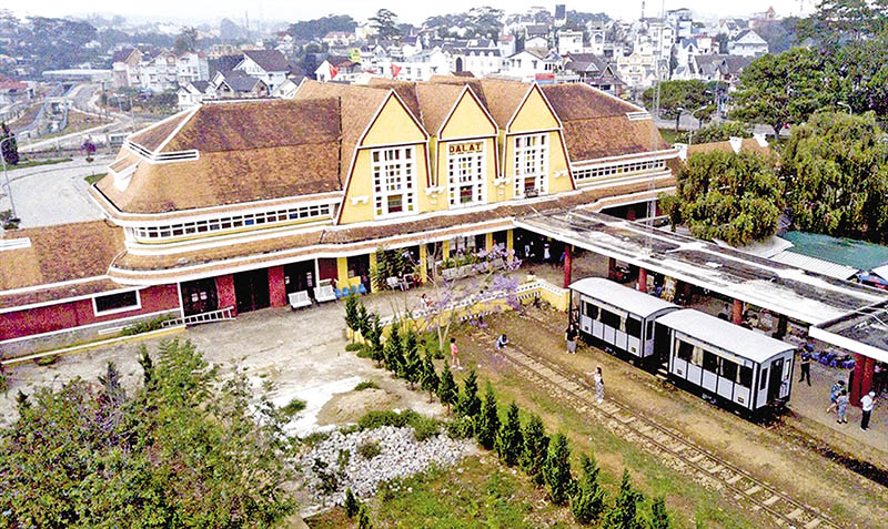 tuyen-duong-sat-da-lat-thap-cham-ivivu-3