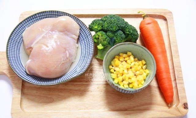 Ức gà xào rau củ thơm ngon
