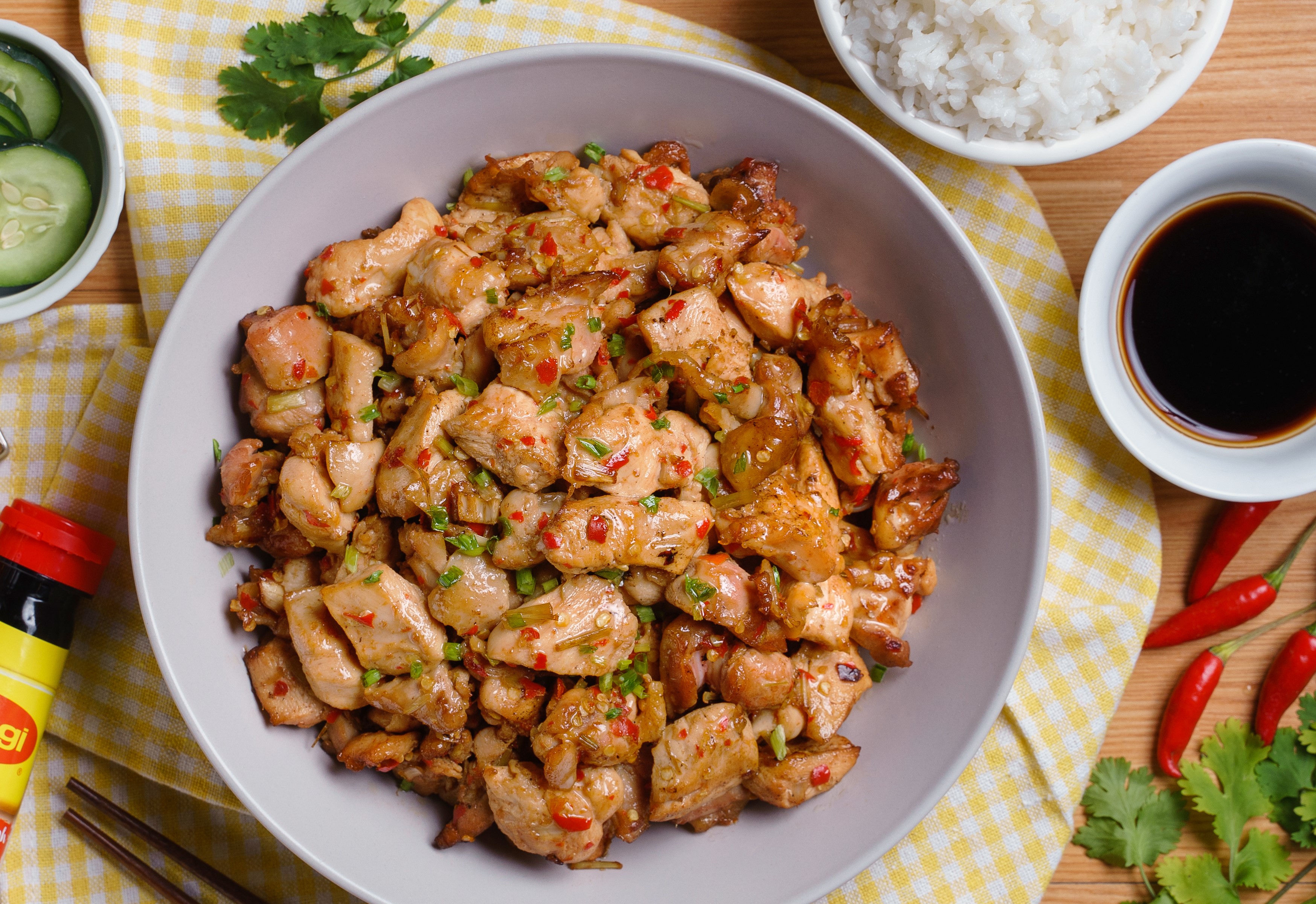 Món ức gà xào sả quế hoàn chỉnh thơm ngon Món ức gà xào sả quế hoàn chỉnh thơm ngon