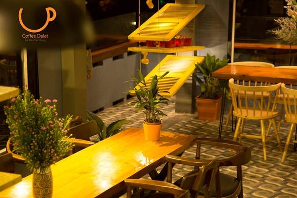UP Coffee Dalat trong sương mù Đà Lạt