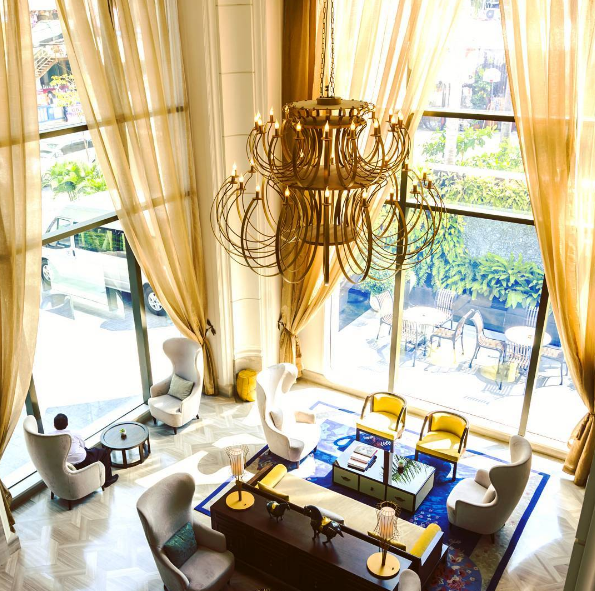 Bể bơi vô cực Hotel des Arts Saigon
