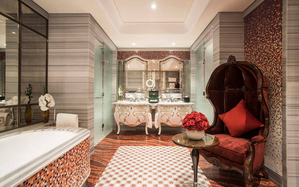 Phòng suite cao cấp khách sạn Sài Gòn The Reverie Phòng suite cao cấp khách sạn Sài Gòn The Reverie