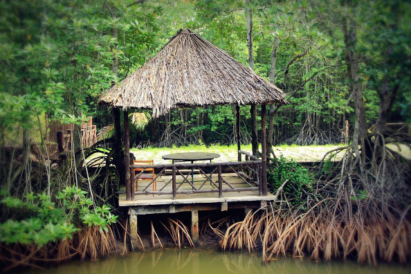 Tháp Tang Bồng khu du lịch Vàm Sát