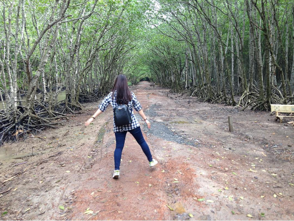 Cầu treo tại khu du lịch Vàm Sát