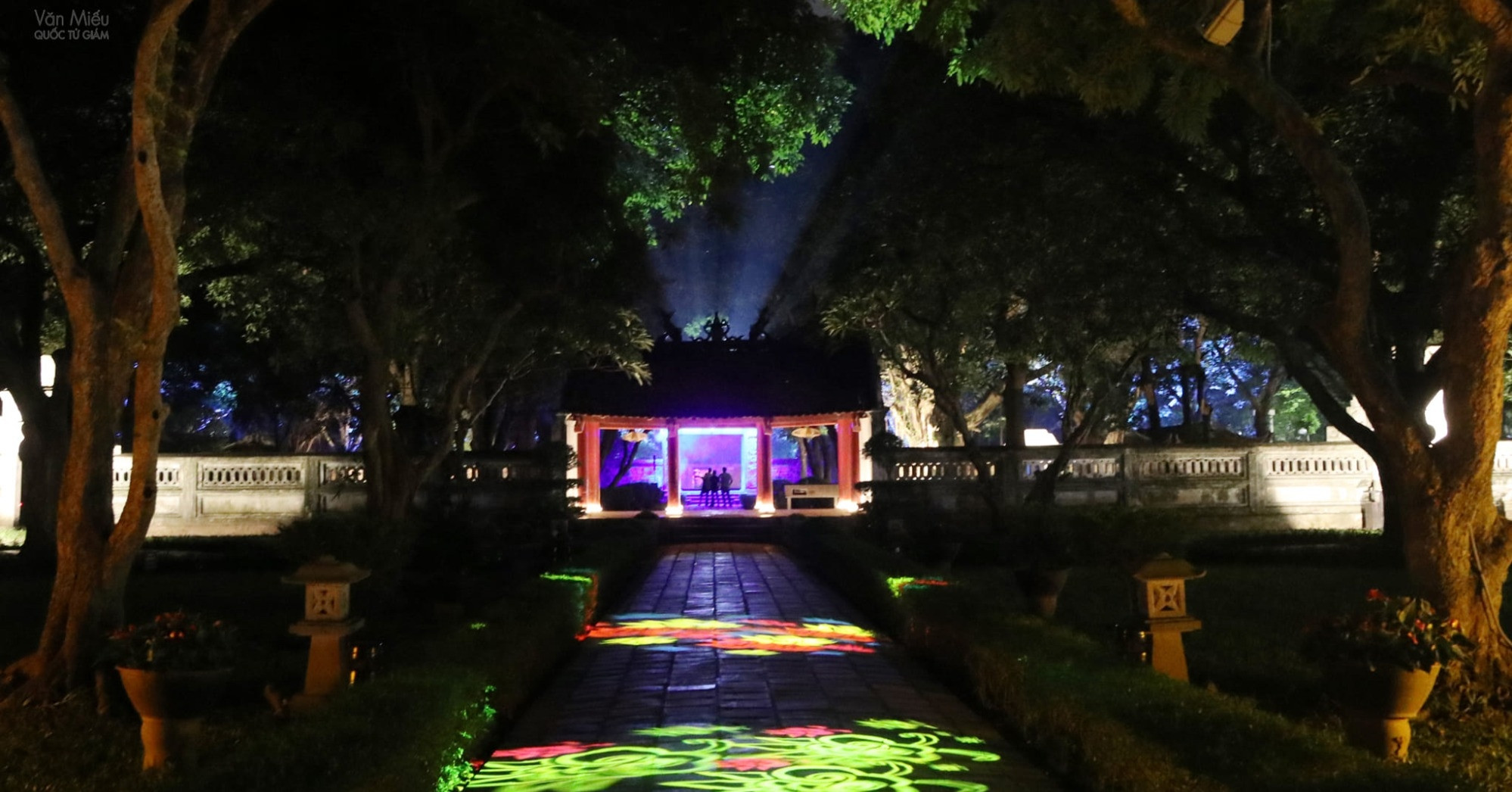 van-mieu-quoc-tu-giam-ivivu-3