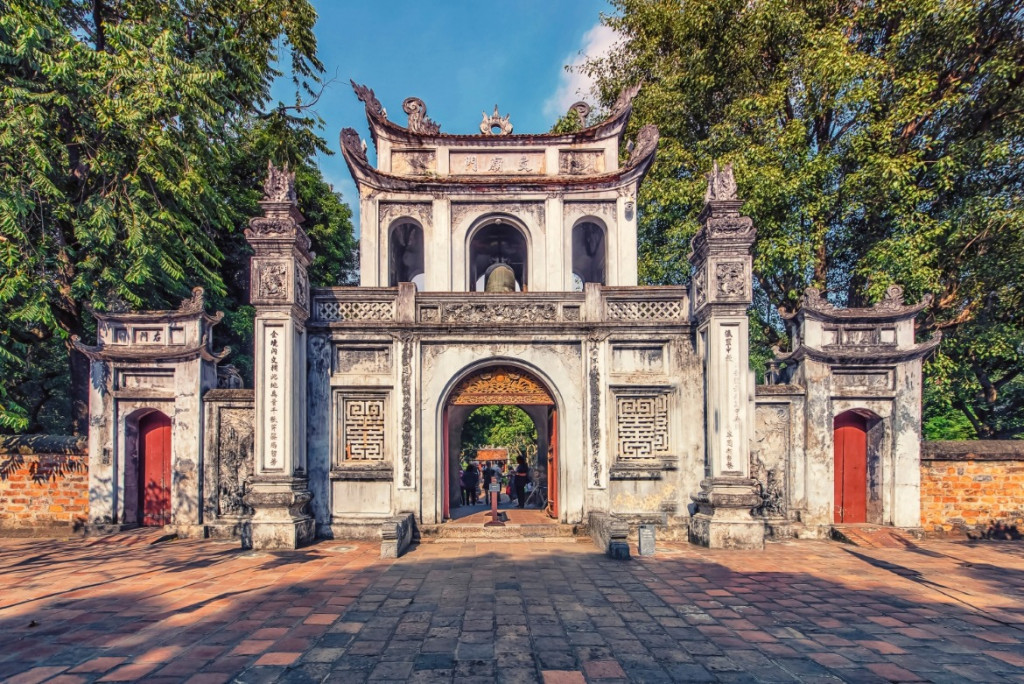 Văn Miếu - Quốc Tử Giám trong tour miền Bắc 5N4Đ