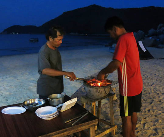 Hải sản tươi ngon tại Bãi Che Nha Trang