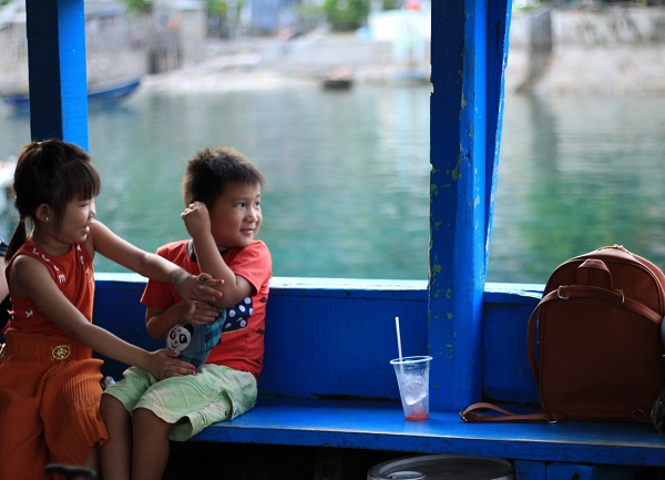 Những em bé dễ thương của làng chài Bích Đầm Nha Trang