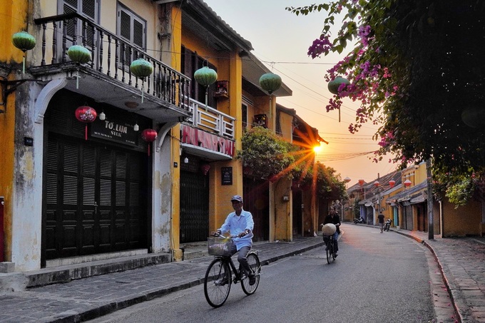Khoảnh khắc đời thường tại phố cổ Hội An