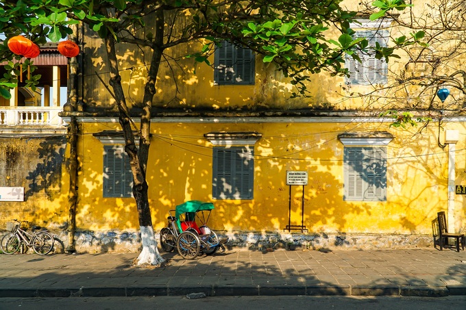 Đi bộ khám phá phố cổ Hội An