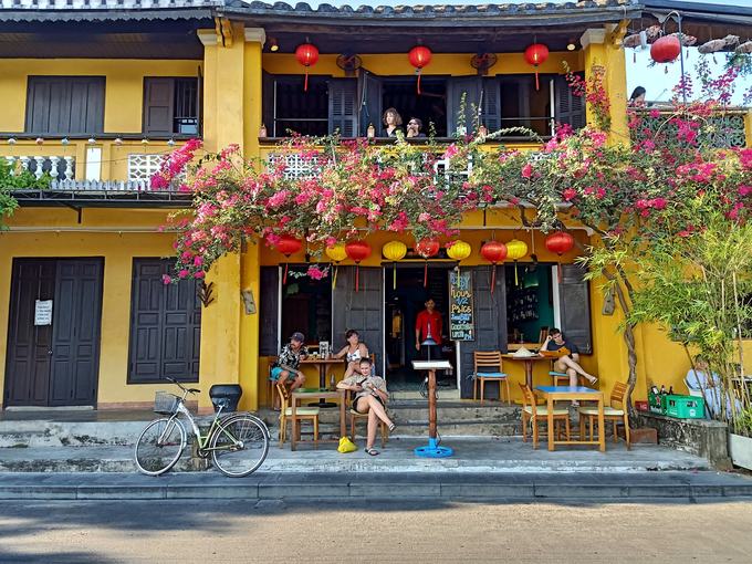 Quán cà phê trong phố cổ Hội An
