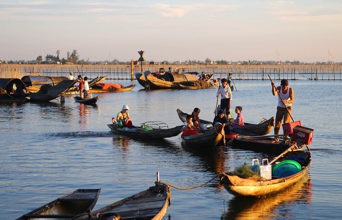 Tìm hiểu cuộc sống mưu sinh của ngư dân tại đầm Chuồn