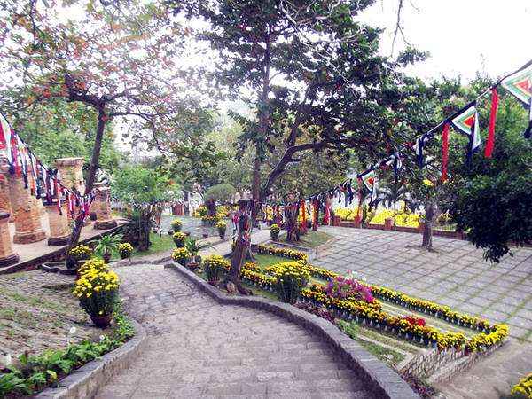 ve-dep-co-kinh-cua-thap-ngan-nam-tuoi-o-nha-trang-ivivu-15