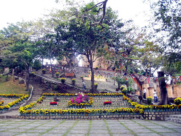 ve-dep-co-kinh-cua-thap-ngan-nam-tuoi-o-nha-trang-ivivu-7