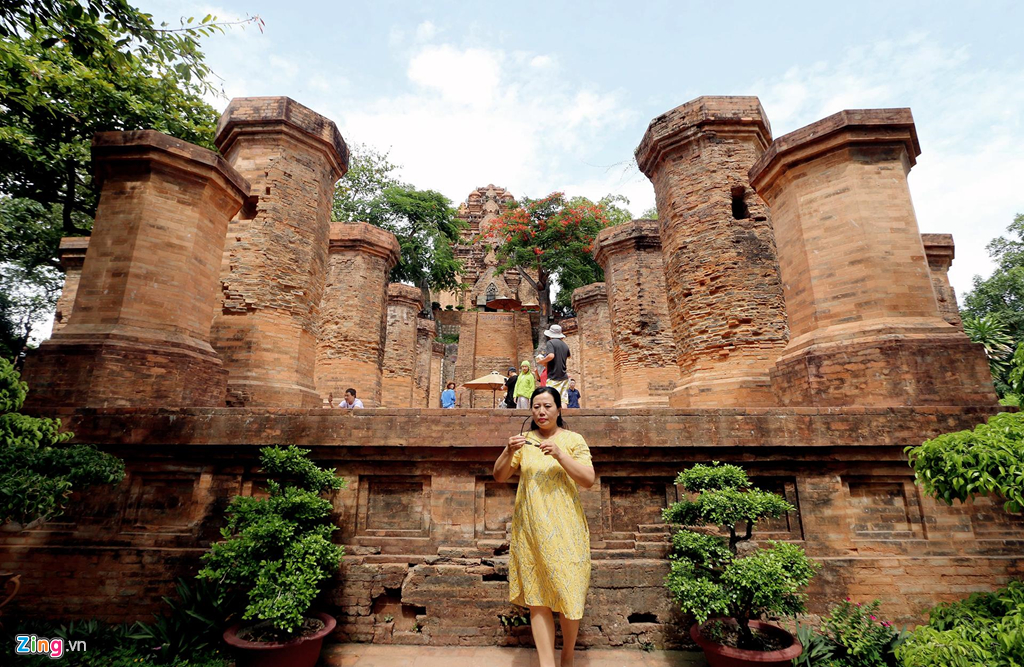 Khu Mandapa cổ kính tại di tích Tháp Bà Ponagar