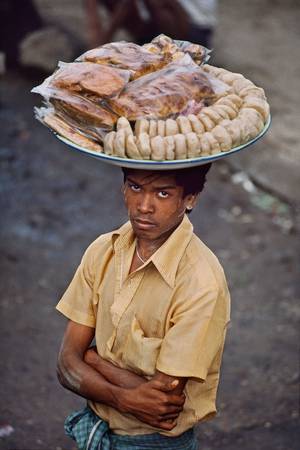 Mâm bánh dạo độc đáo của ẩm thực đường phố Myanmar