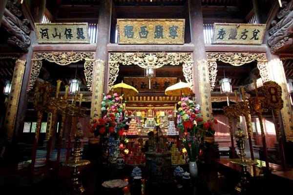 Điện Kính Thiên thành cổ Sơn Tây là nơi nghị sự của vua với quan lại