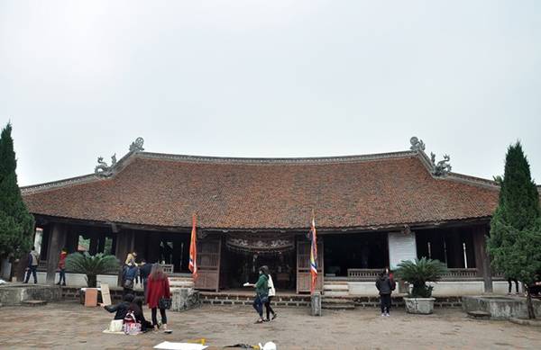 Đình làng Mông Phụ cổ kính tại làng cổ Đường Lâm