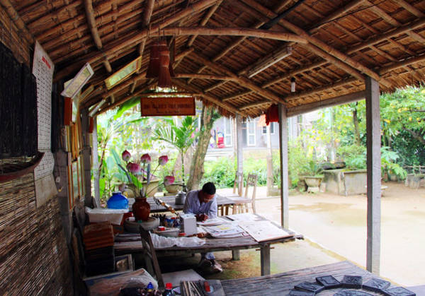 Không gian vẽ tranh của nghệ nhân Kỳ Hữu Phước.