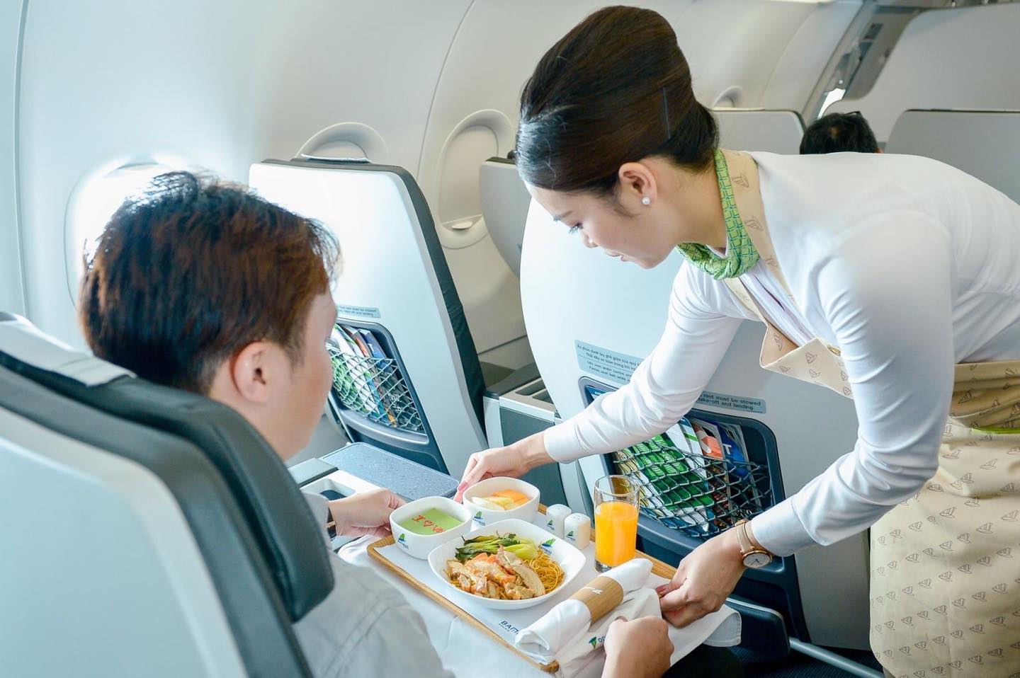 ve-may-bay-ha-noi-di-sai-gon-gia-bao-nhieu-ivivu-3 ve-may-bay-ha-noi-di-sai-gon-gia-bao-nhieu-ivivu-3