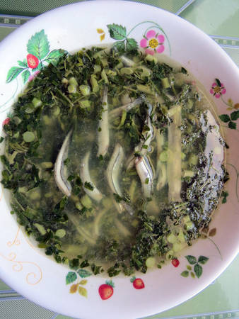 Tô canh cá cơm nấu rau giút