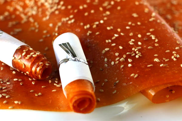 Bánh xoài Nha Trang được cắt miếng và đóng gói bảo quản tốt