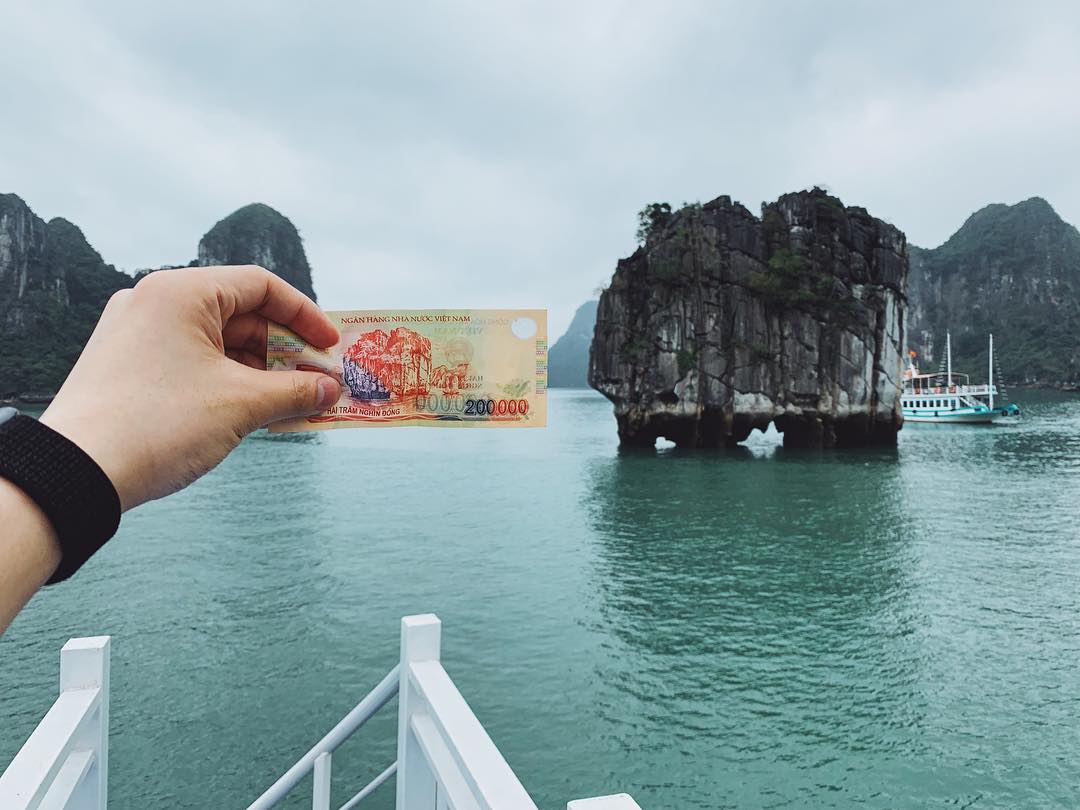 Hòn Đỉnh Hương Vịnh Hạ Long