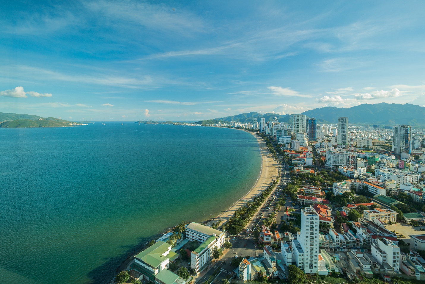 Một góc biển (vịnh) Nha Trang. Ảnh: Báo Thanh Niên.