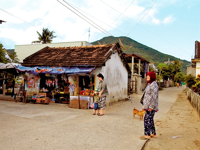Làng chài biển Ninh Vân yên bình mộc mạc