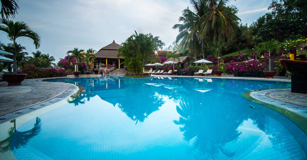 Hồ bơi Infinity tại Victoria Phan Thiết Beach Resort & Spa