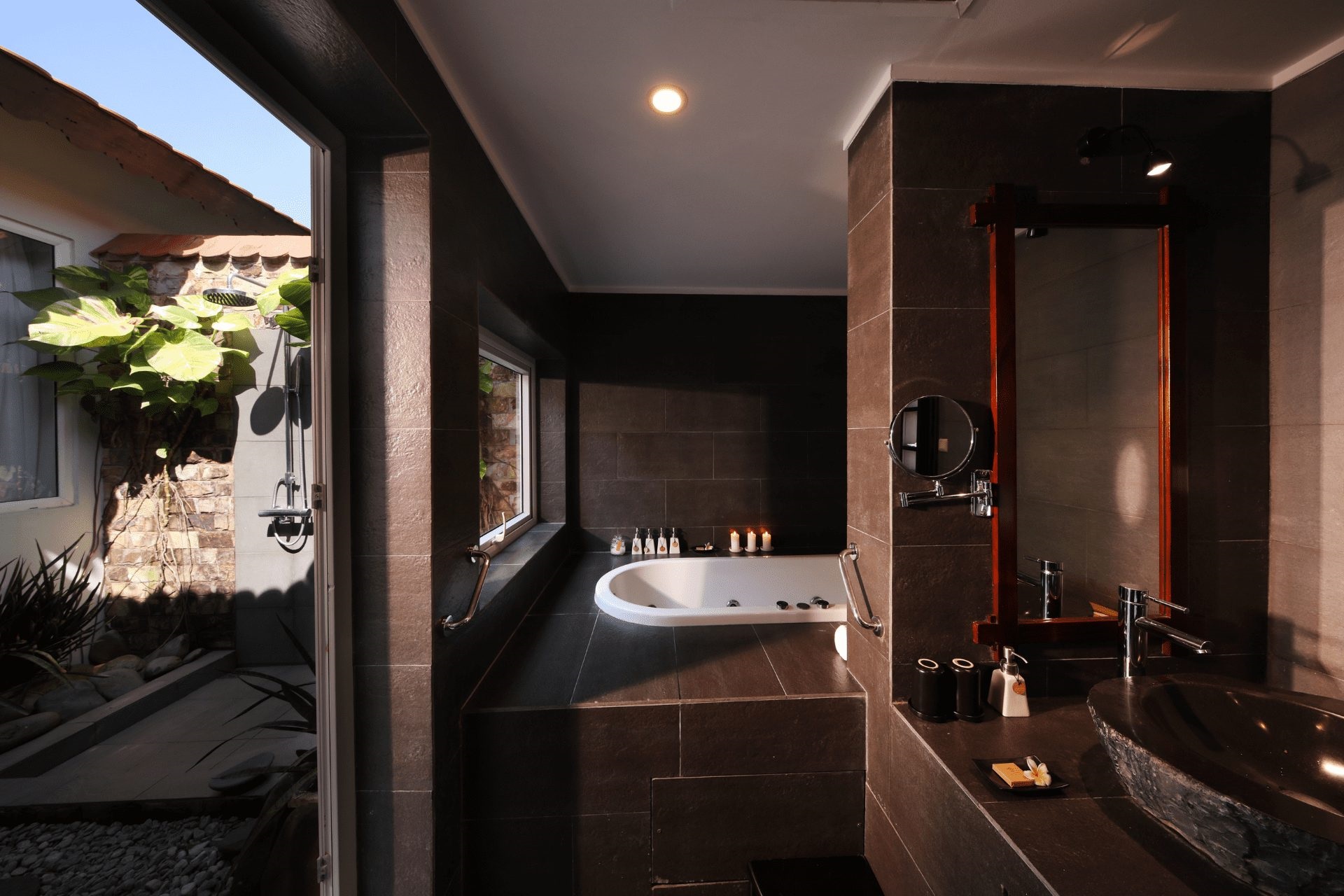 Phòng tắm riêng tại Victoria Hội An Resort