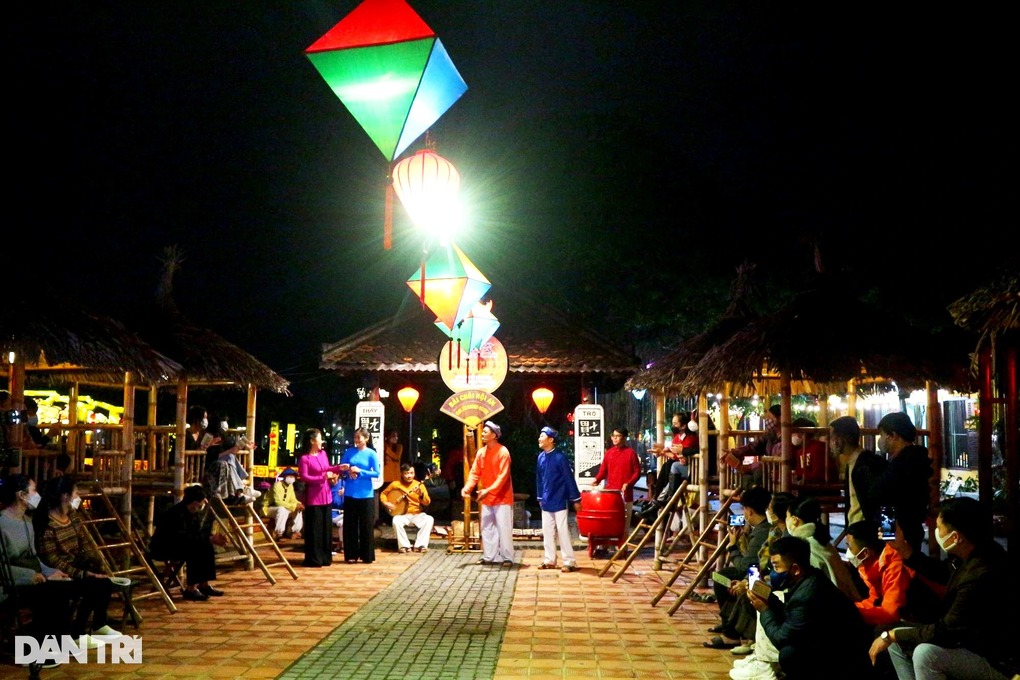 Hát bài chòi độc đáo tại Hội An