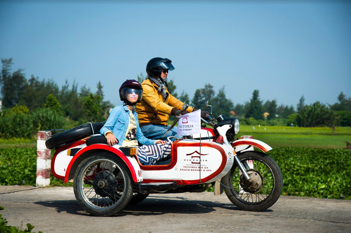 Khám phá phố cổ Hội An bằng xe Sidecar từ Victoria Hội An Beach Resort