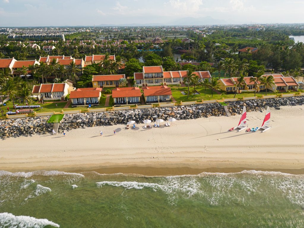 Bãi biển riêng của Victoria Hội An Beach Resort