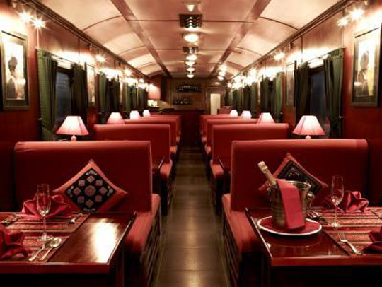 Tàu Victoria Express đưa du khách đến Victoria Sapa Resort