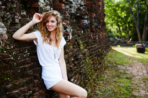 Chiara Ferragni Việt Nam xinh tươi tại Thánh địa Mỹ Sơn