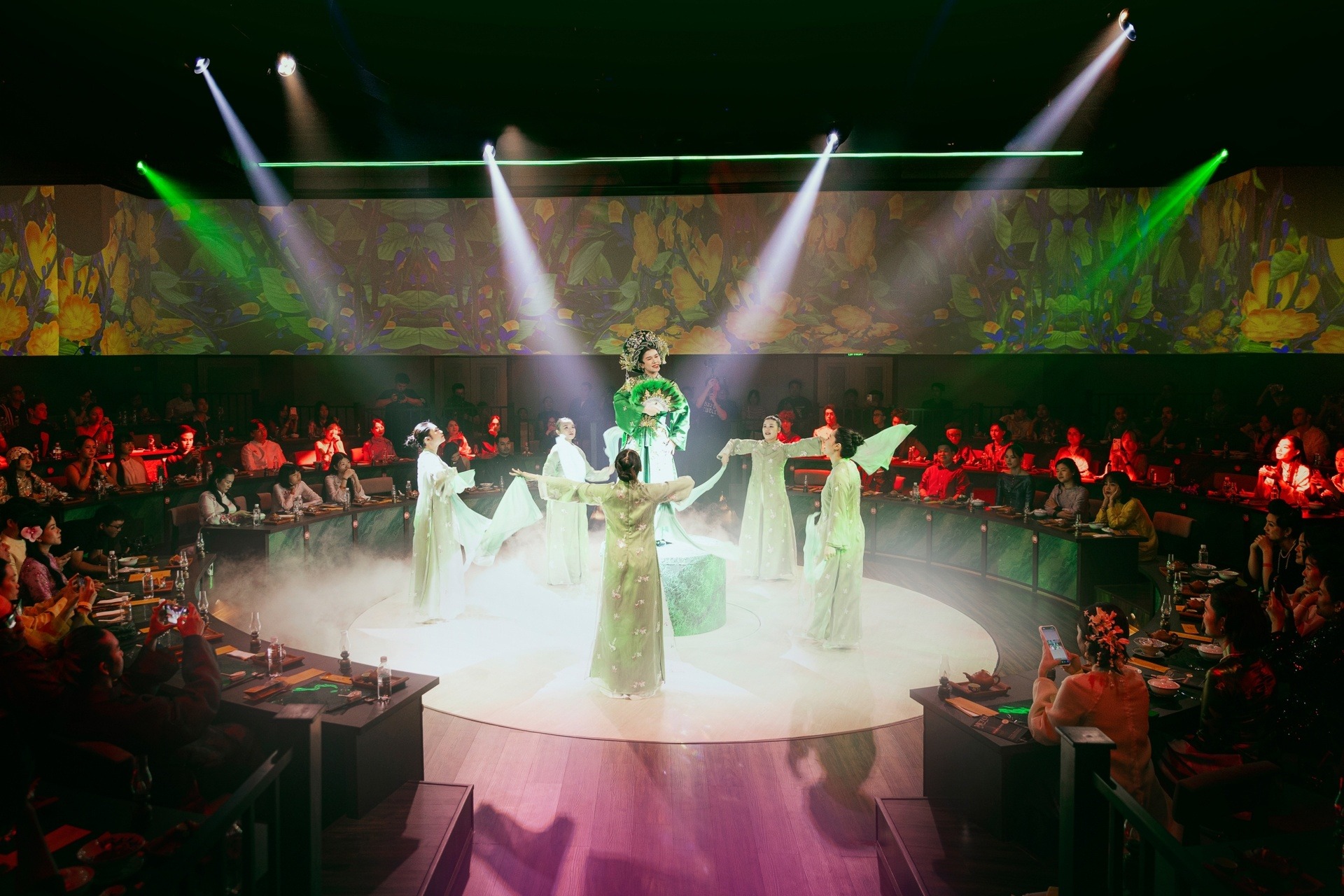 VietCharm Culture & Dining Show – hành trình ẩm thực và nghệ thuật tại Dinh Độc Lập