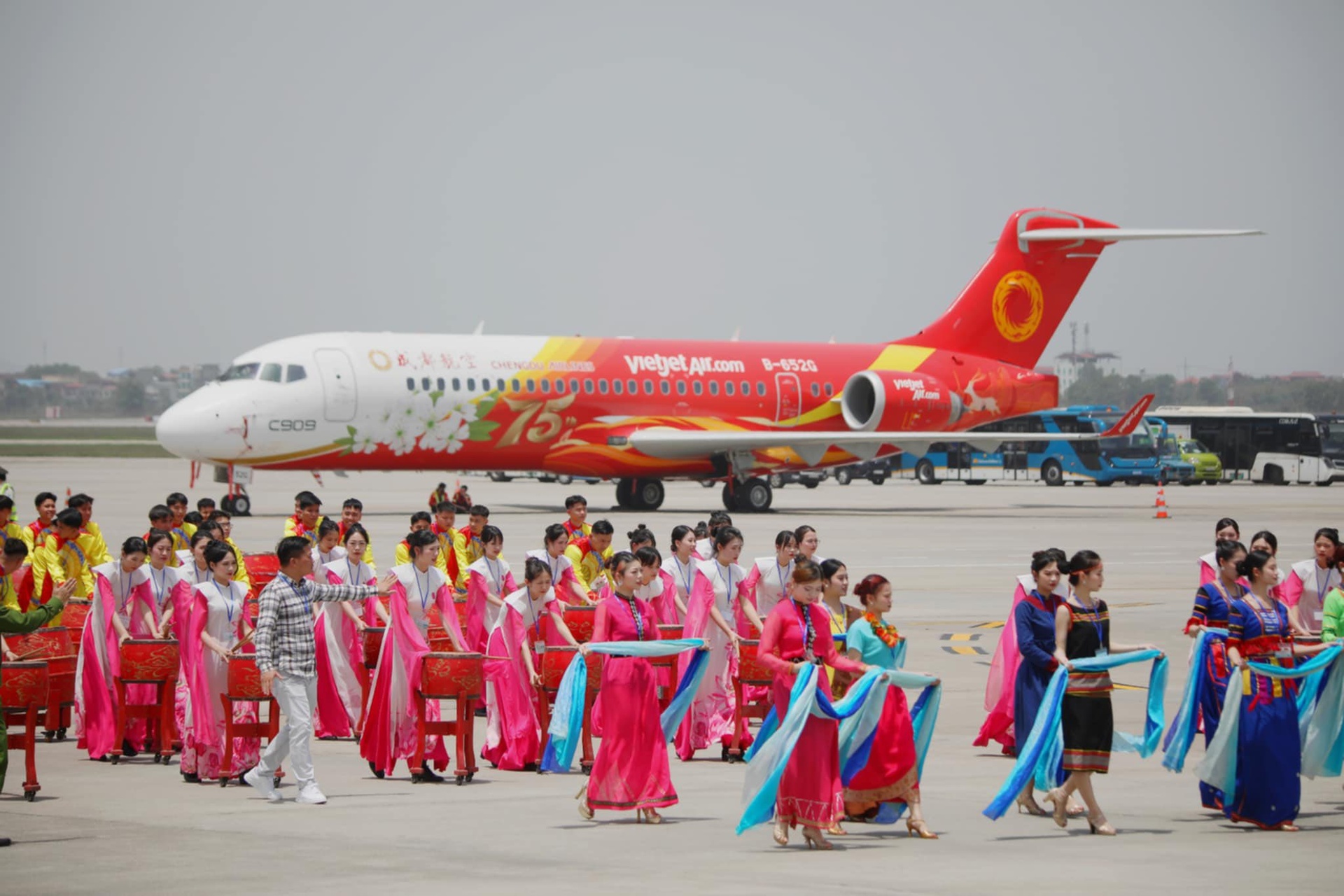 Vietjet Air chính thức mở đường bay đến Côn Đảo