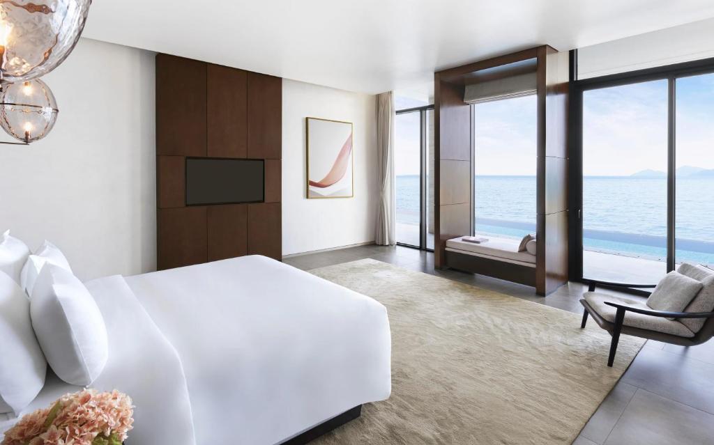 Tầm nhìn hướng biển tuyệt đẹp từ phòng ngủ resort Nha Trang