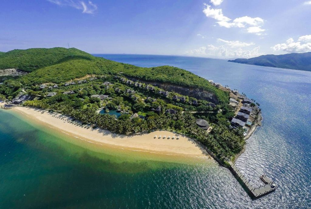 Đảo Hòn Tằm xinh đẹp thuộc vịnh Nha Trang
