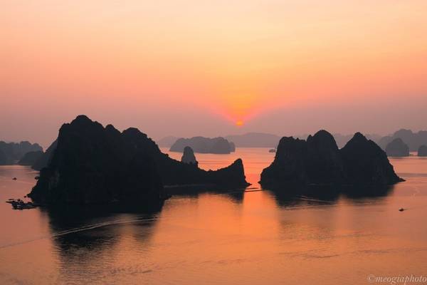 Vịnh Hạ Long Kong là bối cảnh phim Skull Island với hàng ngàn đảo đá vôi hùng vĩ