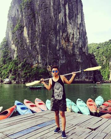 Du lịch Vịnh Hạ Long bằng thuyền kayak